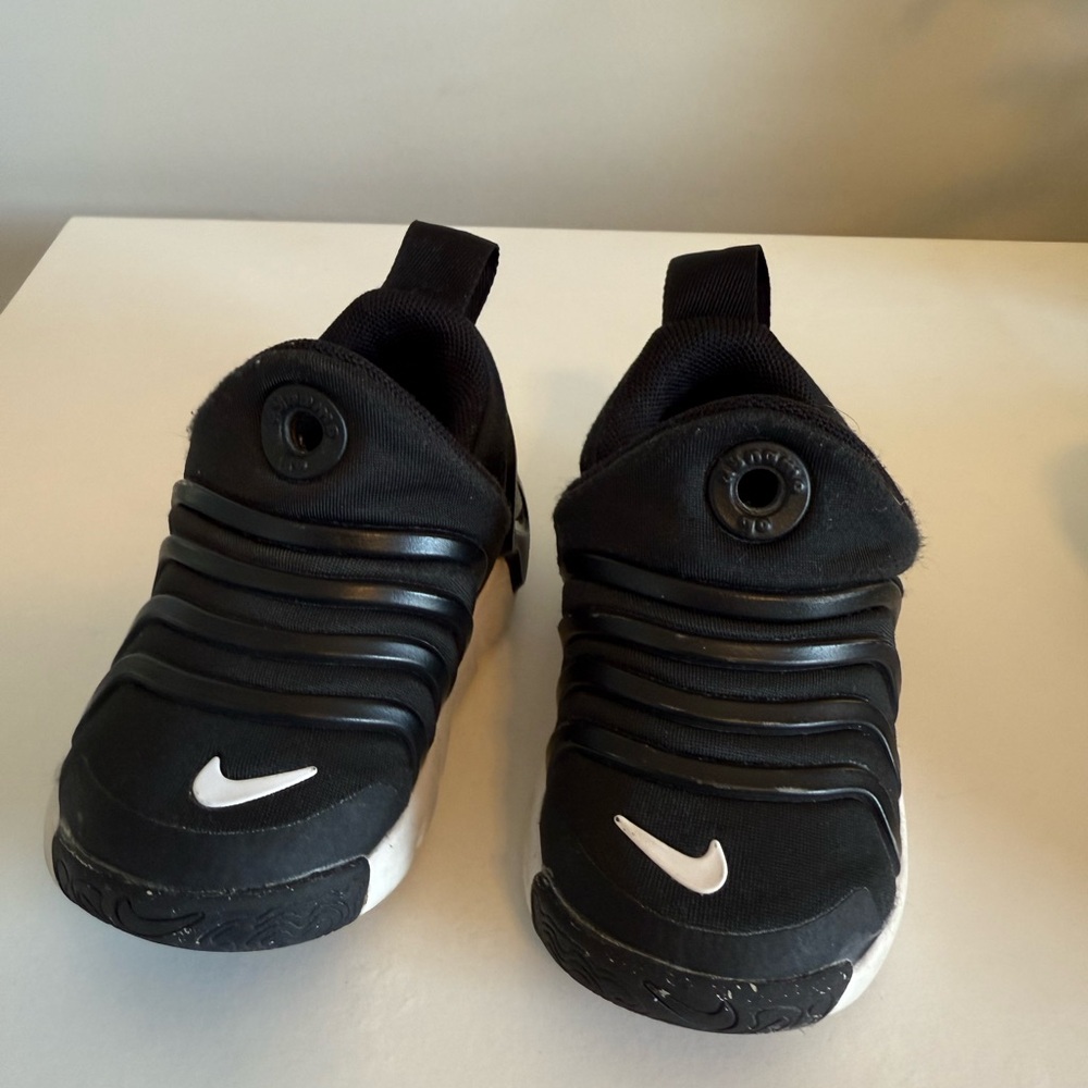 Black Nike Toddler Dynamo Go Sneaker US Size 4